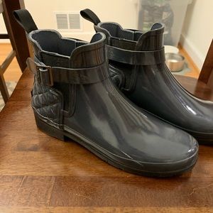 Hunter Women's Refined Slim Fit Quilted Gloss Chelsea Boots